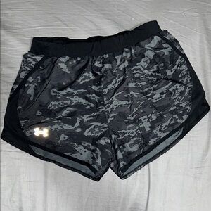 Under Armour Women's Gray Camo Athletic Shorts